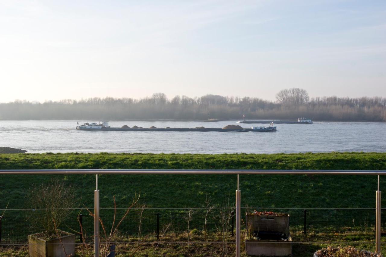 B&B Pompgebouw Aan De Rijn Tolkamer 외부 사진