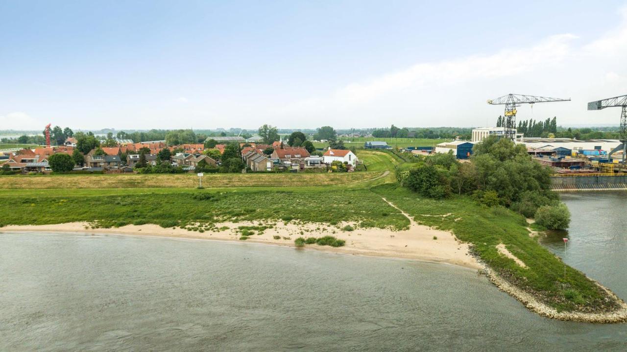 B&B Pompgebouw Aan De Rijn Tolkamer 외부 사진