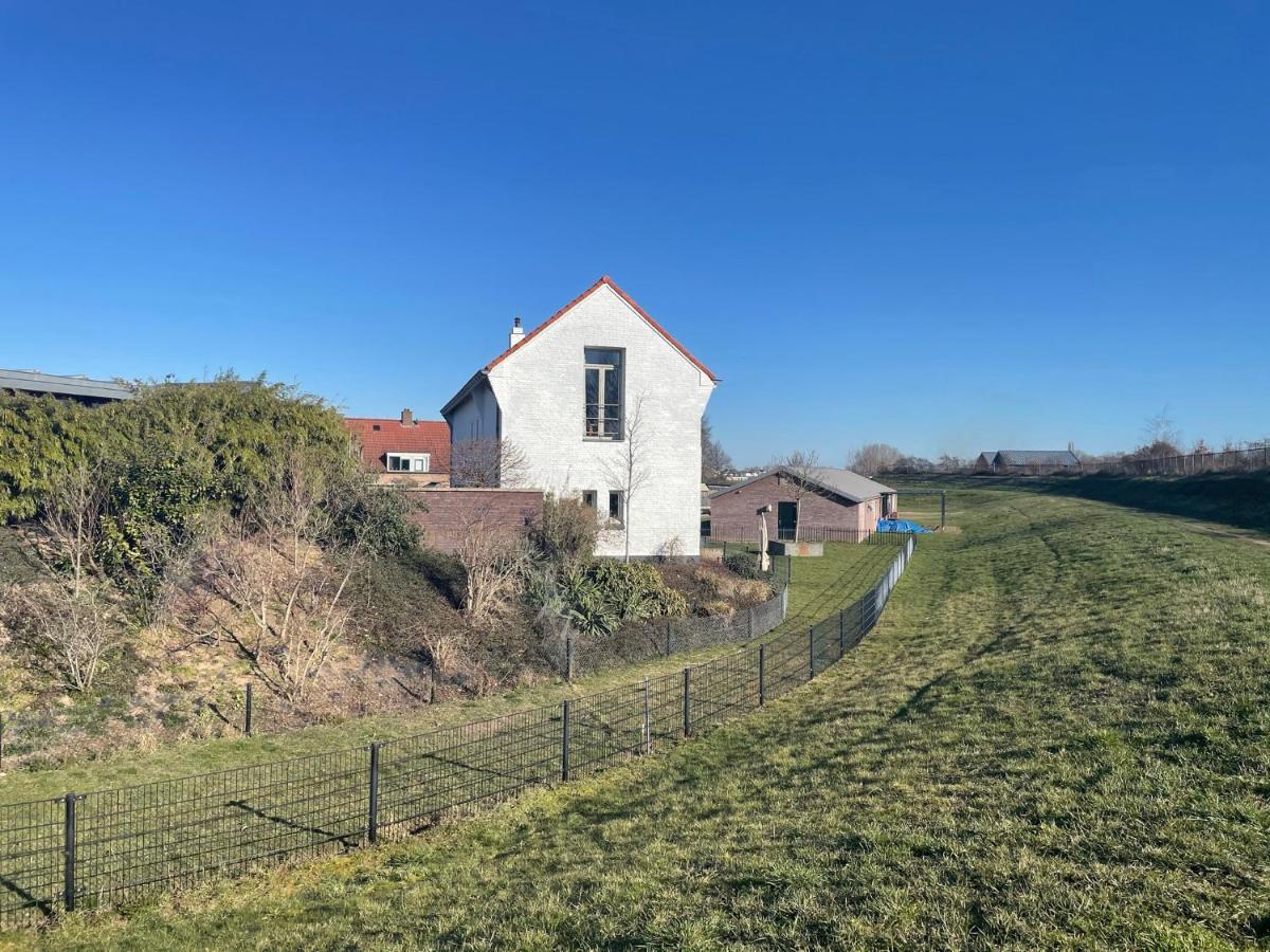 B&B Pompgebouw Aan De Rijn Tolkamer 외부 사진